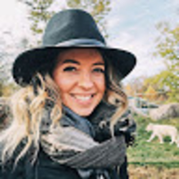 Meet your Posher, Andrea - Picture 1 of 1